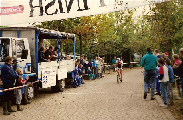 Klik om te verbergen