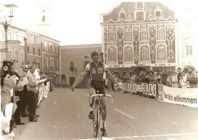 Klik om te verbergen