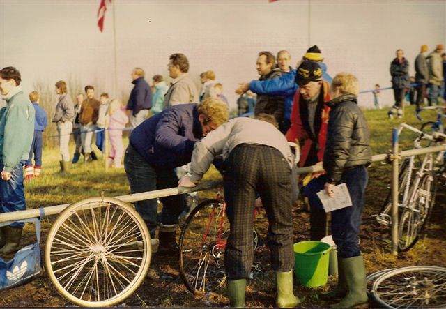 Klik om te verbergen