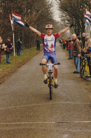 Klik om te verbergen