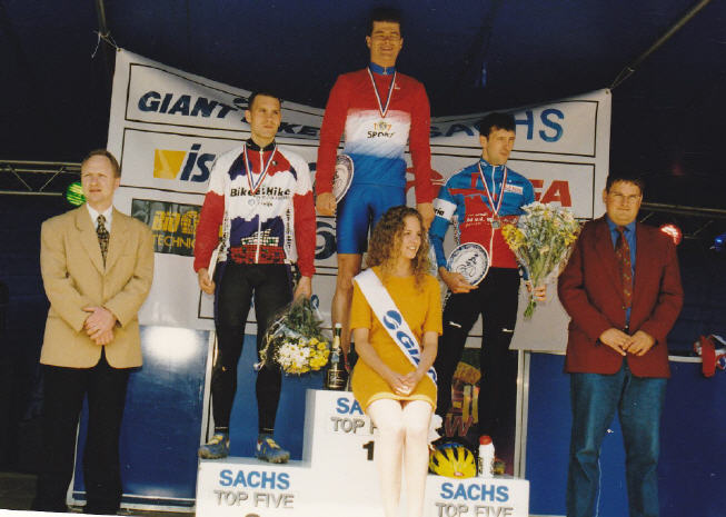 Klik om te verbergen